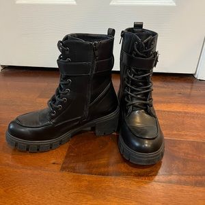 Black combat boots size 6.5
